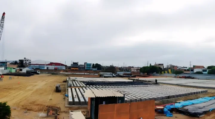 Pilotes hincados de concreto en obras de Chimbote